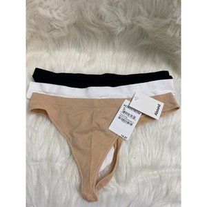 Abound Multicolor Pack Thong Panties 3 Pack Sz M Black White Beige Underwear